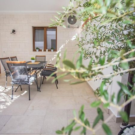 Holiday Home Camellia Porec Exterior photo